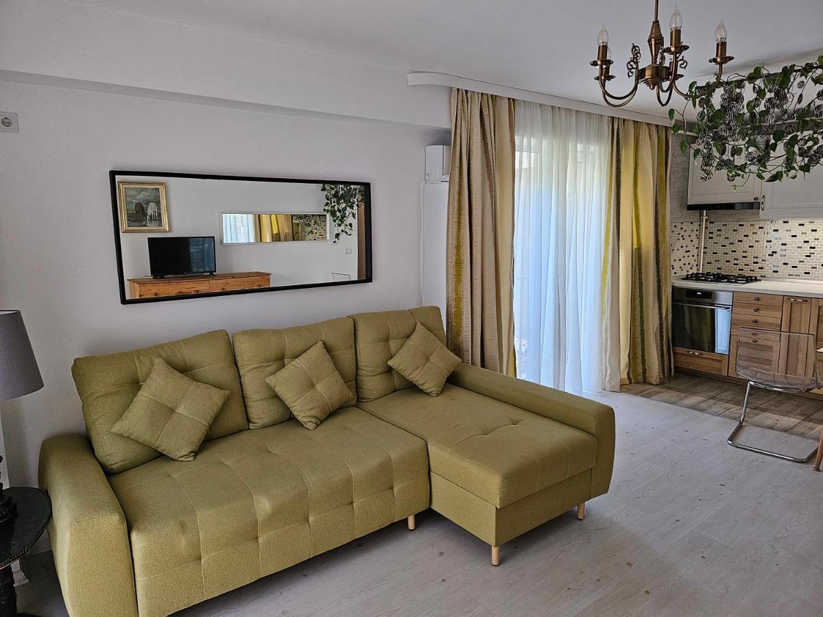 Manolaire Airport Residence Отопени Екстериор снимка