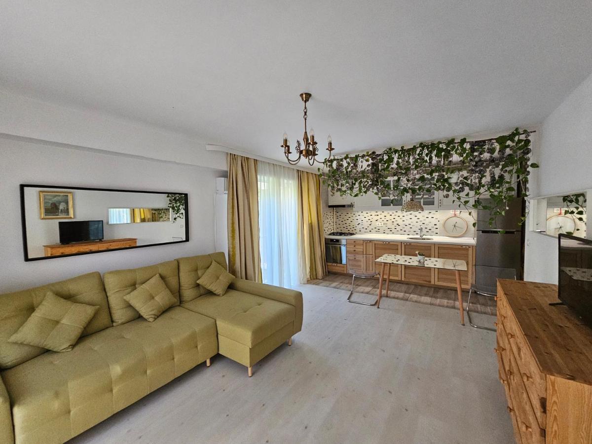 Manolaire Airport Residence Отопени Екстериор снимка