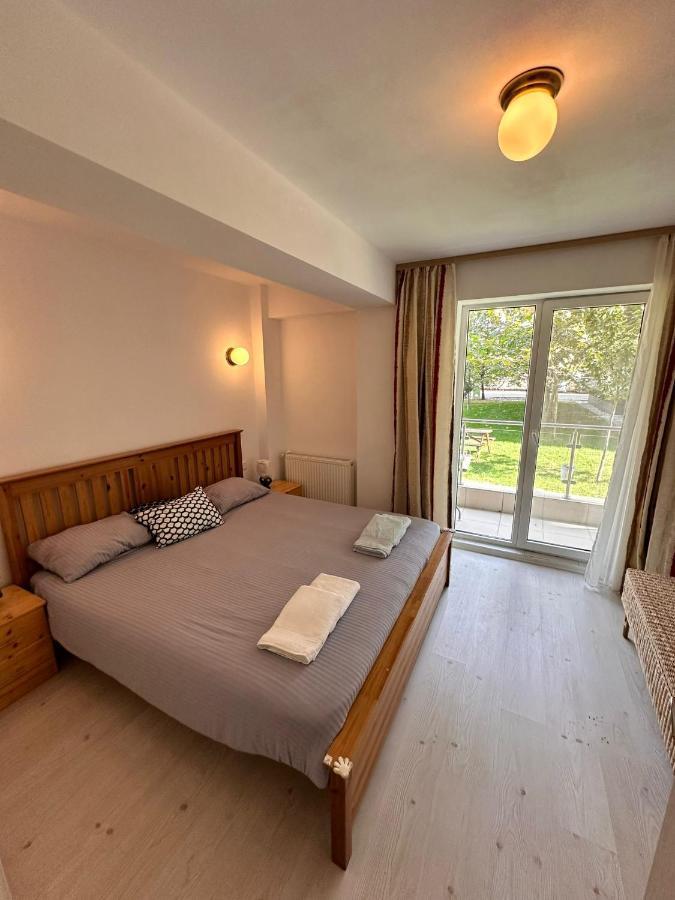 Manolaire Airport Residence Отопени Екстериор снимка