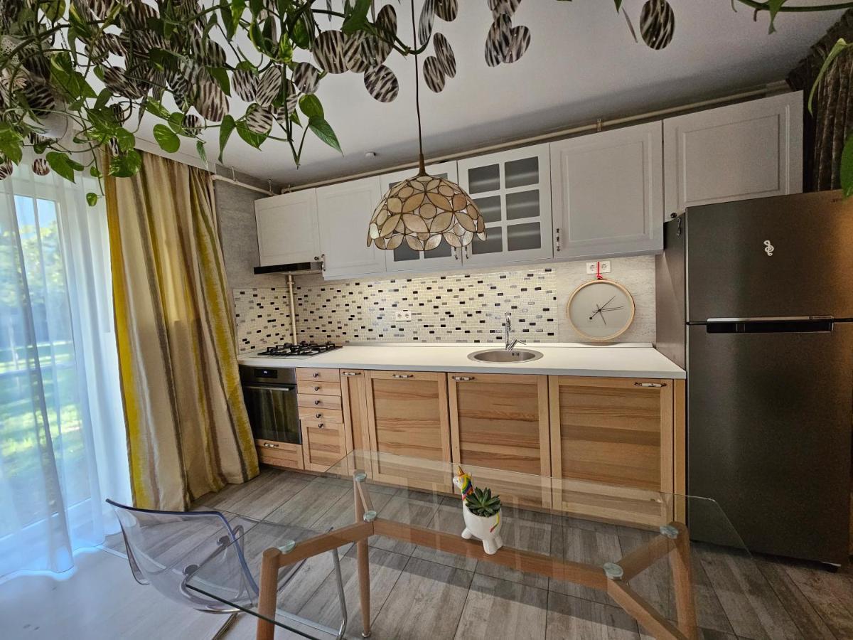 Manolaire Airport Residence Отопени Екстериор снимка