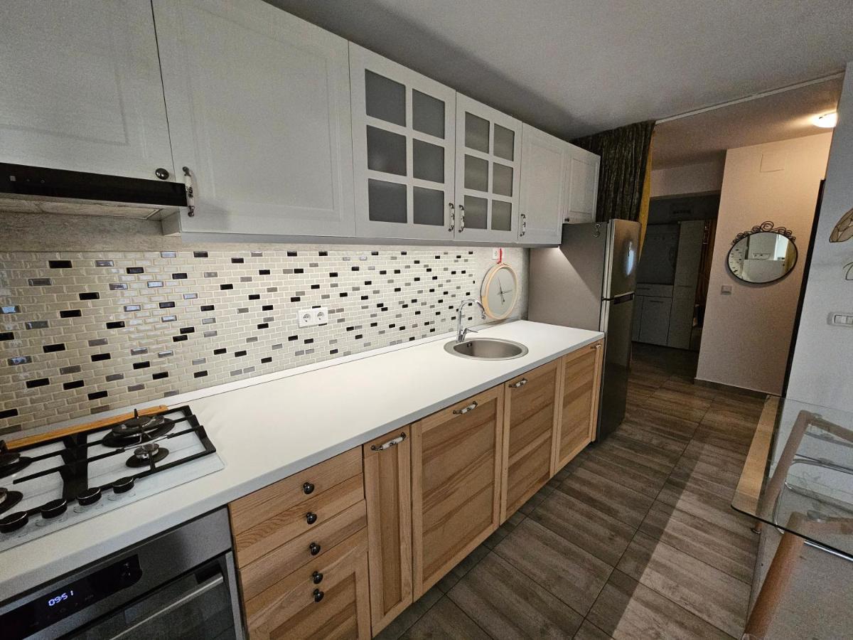 Manolaire Airport Residence Отопени Екстериор снимка