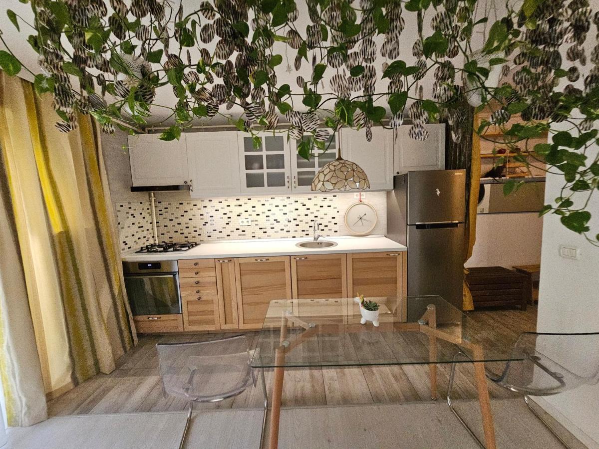 Manolaire Airport Residence Отопени Екстериор снимка